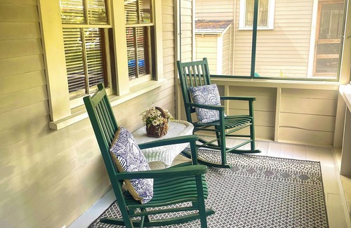Bridgewater Cottage | Lakefront Cottages with Ocean Views & High Guest Ratings