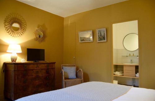 Yvre-l'Eveque House | Enchanting Cottages de Château de Vaux with Ocean Views