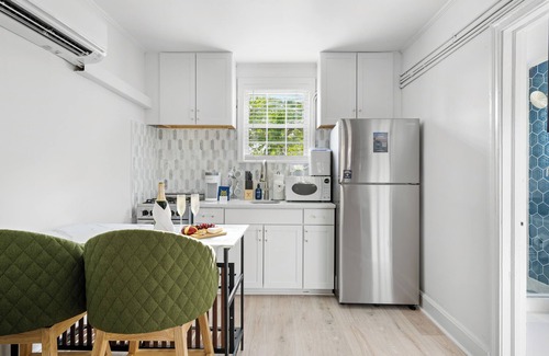North Charleston Apartment | Cozy Cottages in the Park with Kitchen & Breakfast Options
