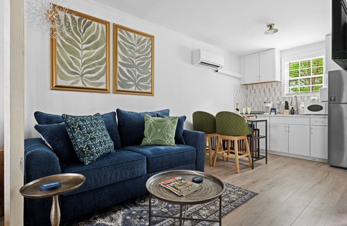 North Charleston Apartment | Cozy Cottages in the Park with Kitchen & Breakfast Options