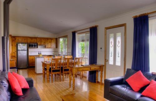 Lovedale House | Family-Friendly Cottages on Lovedale - Cottage No. 2