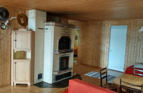 Savonlinna House | Inviting Cotteg Marjakallio with Private Beach & Ocean Views