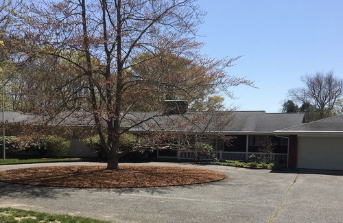 Cotuit House | Family-Friendly Retreat at Cotuit Overlook with Kitchen