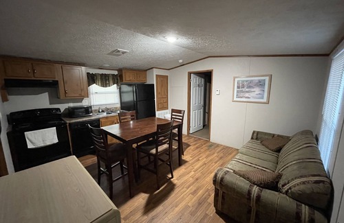 Cotulla Hotel | Comfortable Stay at Cotulla Executive Inn with Pool & Dining