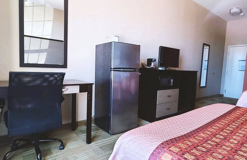 Cotulla Hotel | Cotulla Express Inn: Guest Rated 8.8 with Great Amenities