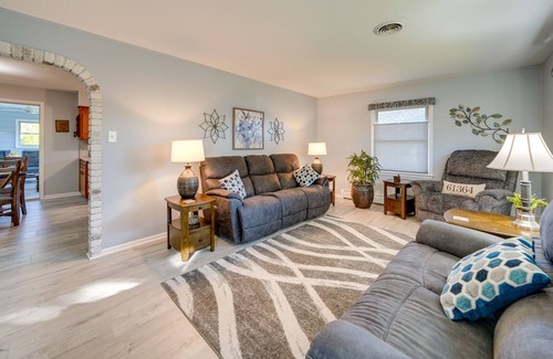 Streator House | Top-Rated Coty's House: Illinois Escape with Pet-Friendly Perks