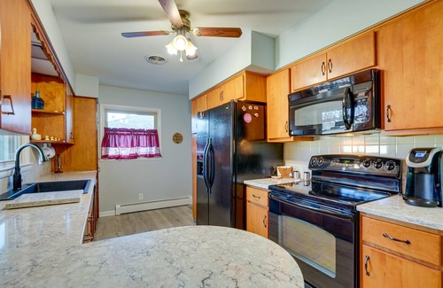 Streator House | Top-Rated Coty's House: Illinois Escape with Pet-Friendly Perks