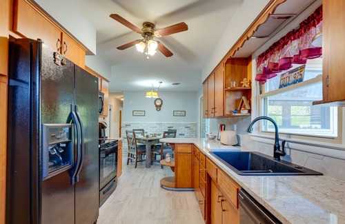 Streator House | Top-Rated Coty's House: Illinois Escape with Pet-Friendly Perks