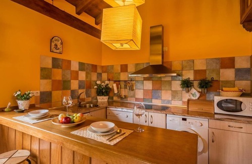Fontibre House | Country House 'Casa Susi' with Mountain View, Private Terrace and Wi-Fi