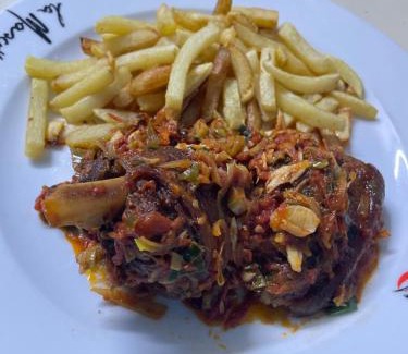 Douala Hotel | Discover Couba Club: Pet-Friendly Retreat with Dining Options