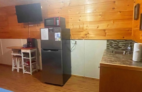 Hochatown Cabin | Pet-Friendly Cougar Run 6: Family Getaway in Broken Bow