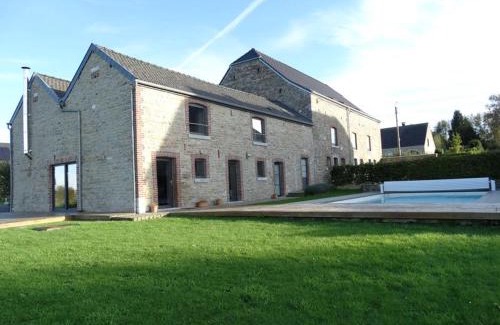 Theux Bed & Breakfast | Inviting Stay at Couleur Campagne with Oceanfront Views