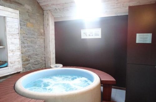 Theux Bed & Breakfast | Inviting Stay at Couleur Campagne with Oceanfront Views