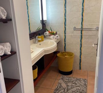 Gros Raisins Apartment | Oceanview Escape at Ti Rêve Appartement with Private Beach