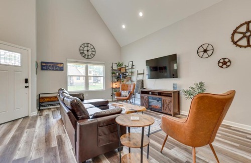 Counce House | Comfortable Counce Vacation Rental with Private Deck