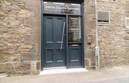 Keith Apartment | Family-Friendly Stay at Council Chambers Executive Apartments