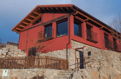 Santa Maria de la Alameda House | Country House 'El Chiscon De La Hoya' with Mountain View, Wi-Fi and Air Conditioning