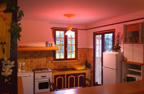 Montaren-et-Saint-Mediers Villa | Relaxing Country House with Pool, Hot Tub & Free WIFI