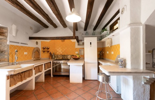 Els Hostalets de Pierola House | Idyllic Country House 'La Isla Verde' with Private Pool