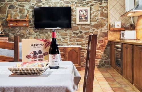 Noceda House | Country House 'Abuelo Jose I I' with Mountain View, Balcony and Wi-Fi