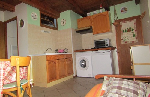 Bourg-Saint-Maurice Cottage | Inviting Country and Mountain Gite with Pool & Kitchen