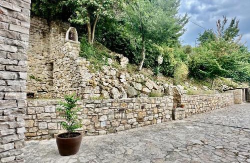 Potenza Bed & Breakfast | Charming Country B&B Piani del Mattino with Hot Tub & Dining