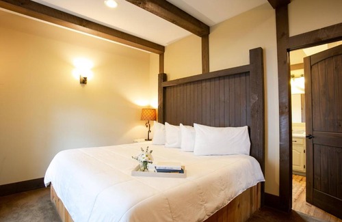 Berlin House | Relaxing Country Bliss Cottage with Pool and Family Amenities
