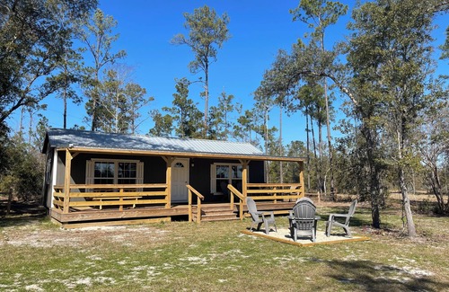 Clarksville Cabin | Country Cabin in Private Setting