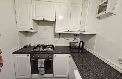 East Kilbride Apartment | Country calm with urban access