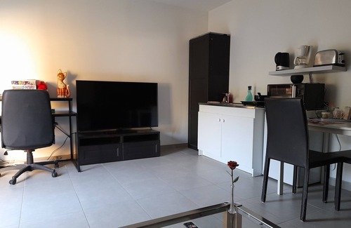 Neoules Cottage | Relaxing Country Retreat Near Var's Beaches and Waterways