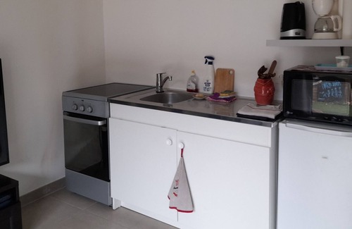 Neoules Cottage | Relaxing Country Retreat Near Var's Beaches and Waterways