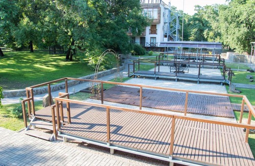 Vtoraya Pyatiletka Hotel | Discover Country Club Neftyanik: Family-Friendly Retreat
