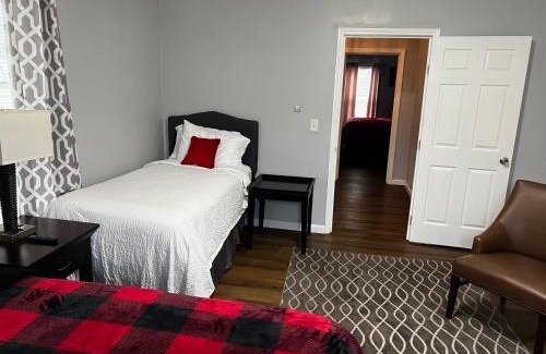 Wadley House | Family-Friendly Retreat at Country Club for Memorable Stays