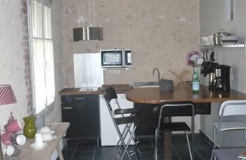 Amboise Cottage | Cozy Country Cottage with Kitchen & Pet-Friendly Options