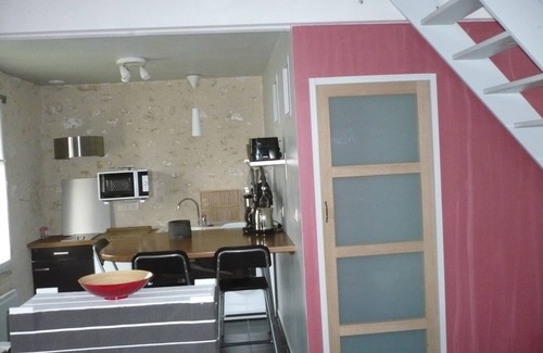 Amboise Cottage | Cozy Country Cottage with Kitchen & Pet-Friendly Options