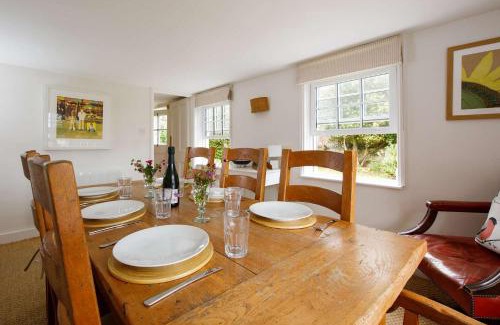 Sidlesham House | Quaint Country Cottage with Beautiful Quay Views
