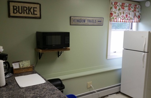Lyndon House | Relaxing Country Cottage Near Kingdom Trails & Burke Mountain
