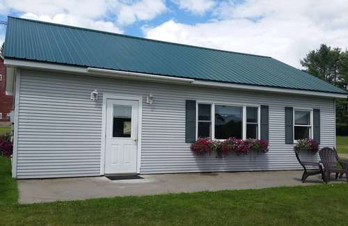 Lyndon House | Relaxing Country Cottage Near Kingdom Trails & Burke Mountain