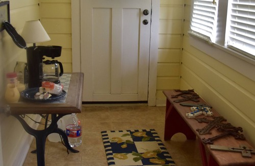 New Ulm Cottage | Cozy Cottage Retreat near Round Top with Scenic Views