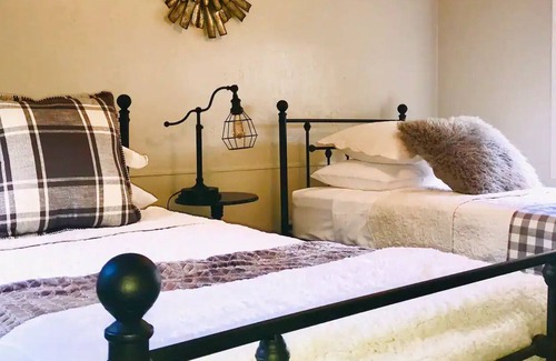 Glen Rose Cottage | Country Cottage Near Fossil Rim