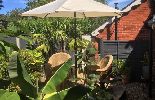New Forest District Cottage | Idyllic Country Cottage Near New Forest with Kitchen Amenities