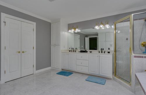 Brentwood Apartment | Cozy Country Cove: Fireplace, Hot Tub & Eco-Friendly Stay