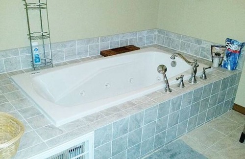 Juneau Apartment | Discover a Country Escape in Juneau Wisconsin - 10/10 Rating