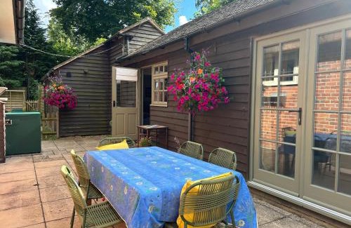 Peppard Common Apartment | Idyllic Countryside Retreat near Henley on Thames