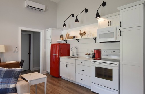 Georgetown House | Ideal Country Retreat for Notre Dame Enthusiasts