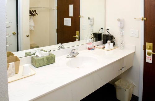 Knightdale Hotel | Relax at Country Hearth Inn Knightdale Raleigh with Spa & Dining