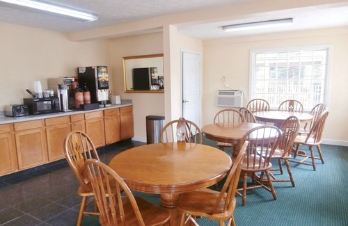 Cartersville Hotel | Comfortable Stay at Country Hearth Inn & Suites Cartersville