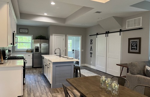 Tomball House | Idyllic Country Hideaway Near the Woodlands - Pet Friendly