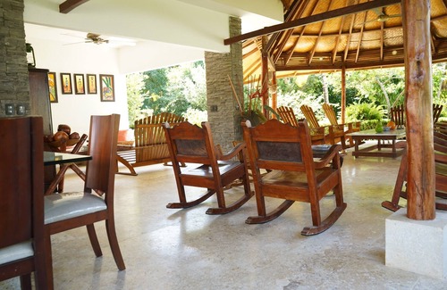 Cartagena Cottage | Quaint Villa Katia: Ocean View Retreat Near Cartagena