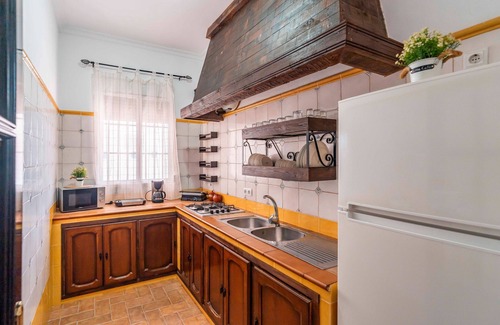 Marchena House | Country House 'La Perla' with Private Pool, Wi-Fi, and Air Conditioning